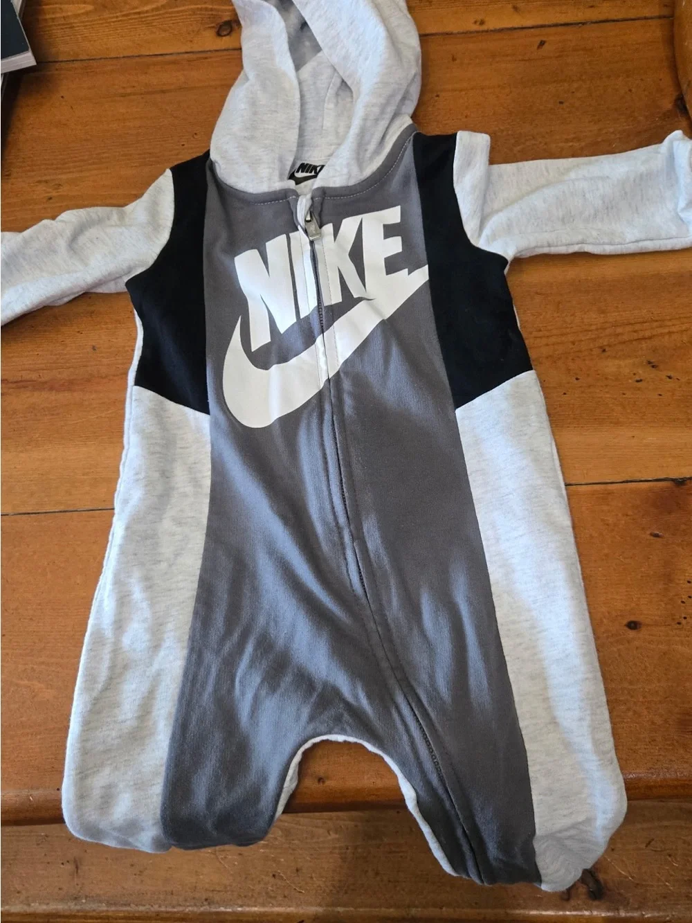 9 months Nike infant Grey & Black Zip-Up One Piece Hooded Romper NWOT